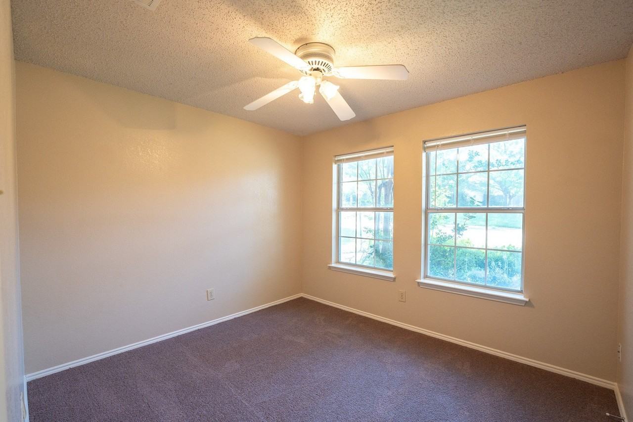 831 Ash Grove Ln - Photo 5 of 9
