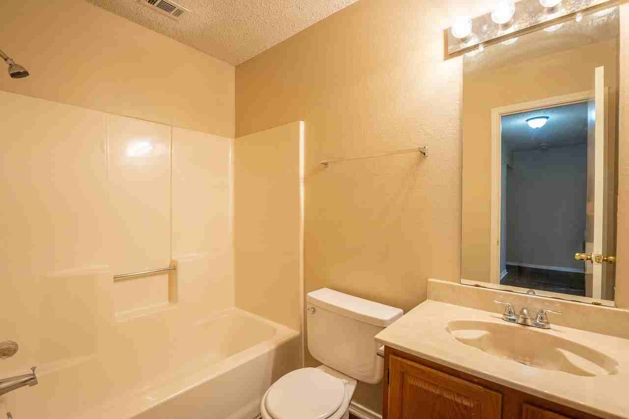 831 Ash Grove Ln - Photo 6 of 9