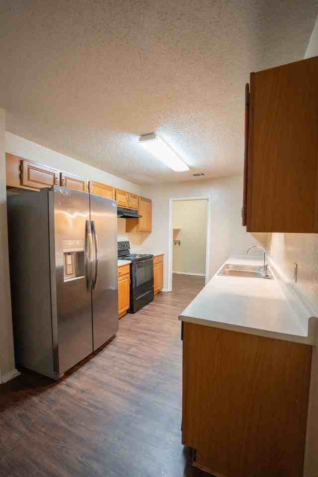 831 Ash Grove Ln - Photo 7 of 9