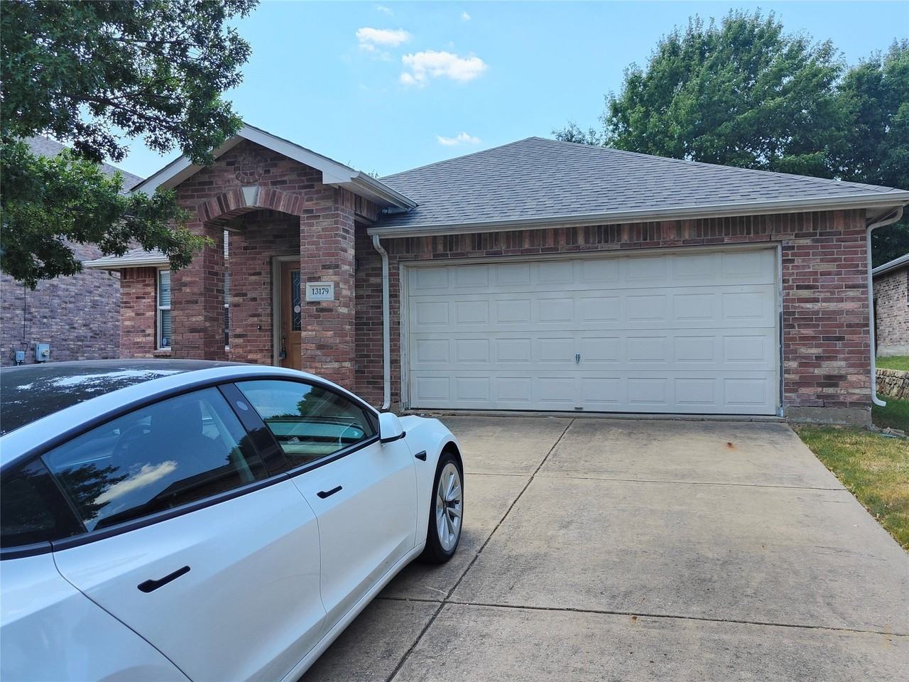 13179 Michelle Dr - Photo 2 of 24
