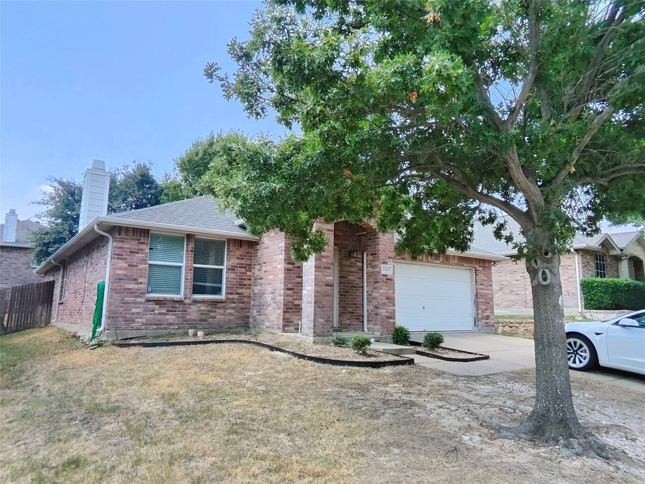 13179 Michelle Dr - Photo 4 of 24