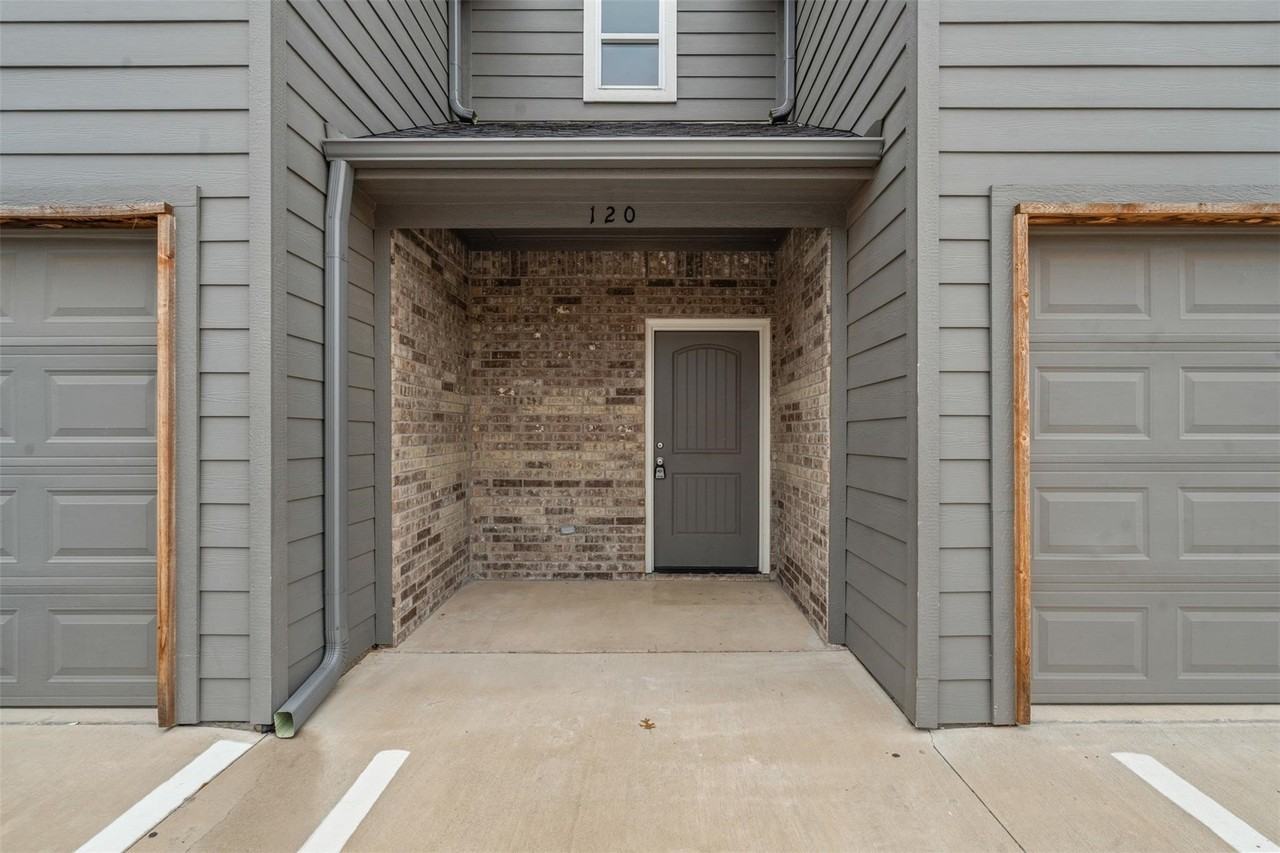 128 Abbey Park Ct - Photo 3 of 32