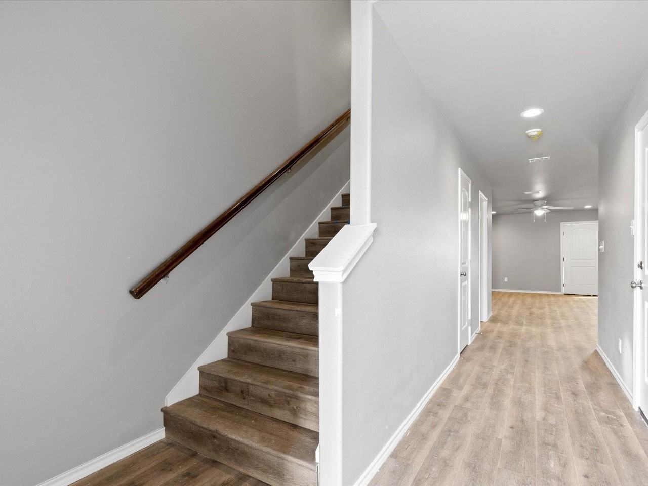 128 Abbey Park Ct - Photo 4 of 32