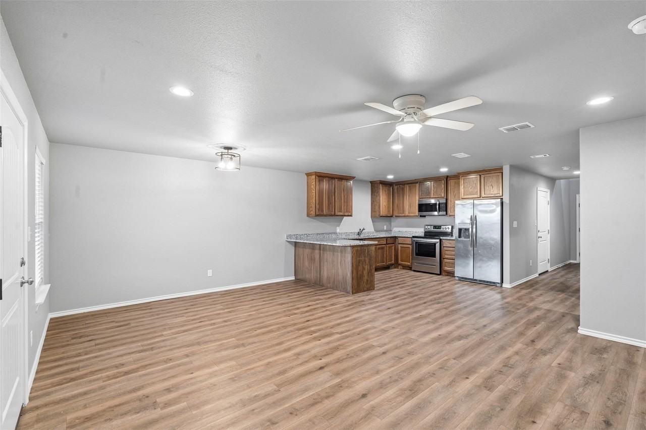 128 Abbey Park Ct - Photo 6 of 32