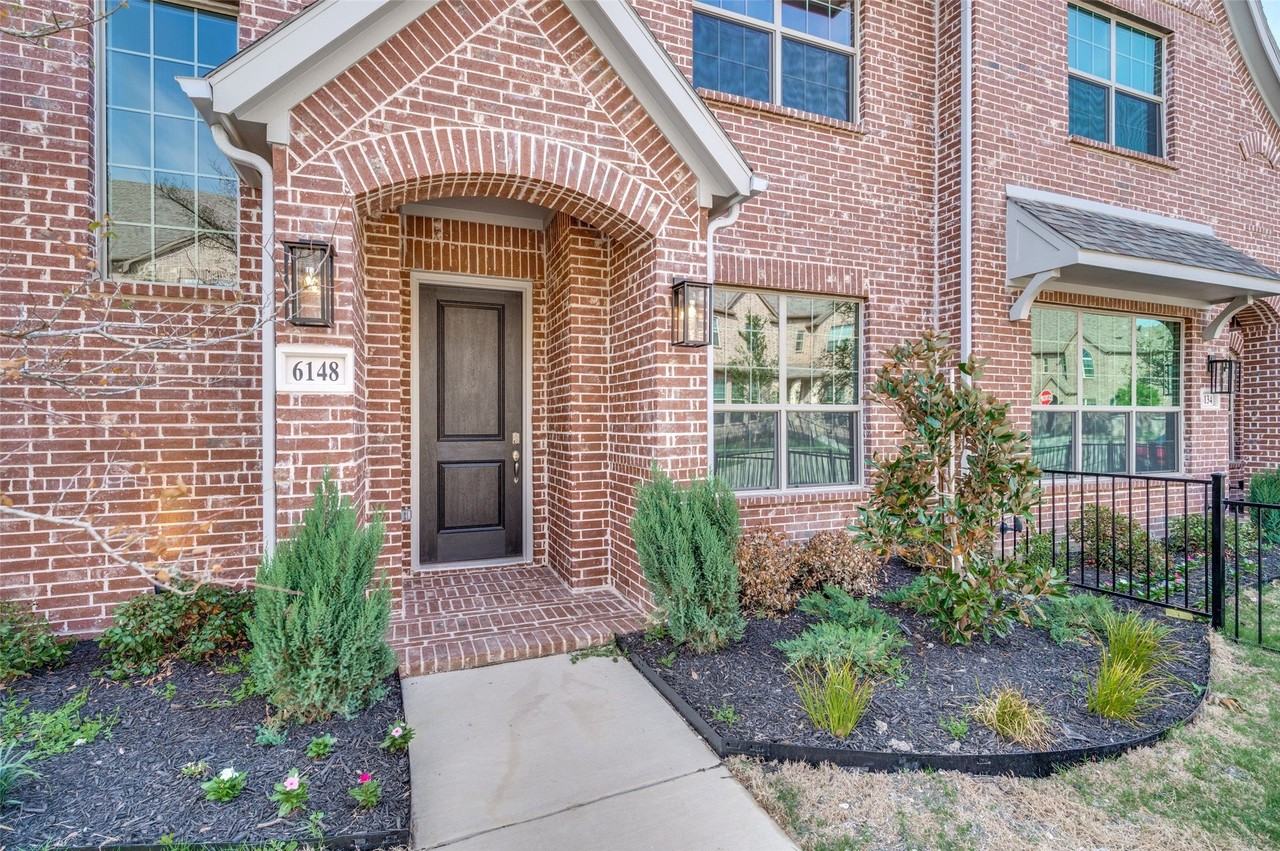 6148 Blythe Dr - Photo 2 of 25