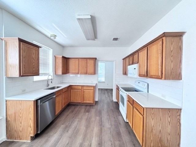 1525 Fallcreek Ct - Photo 6 of 24