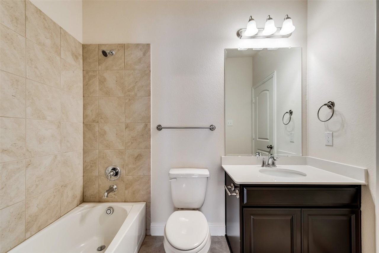 4413 Benton Ln - Photo 2 of 19