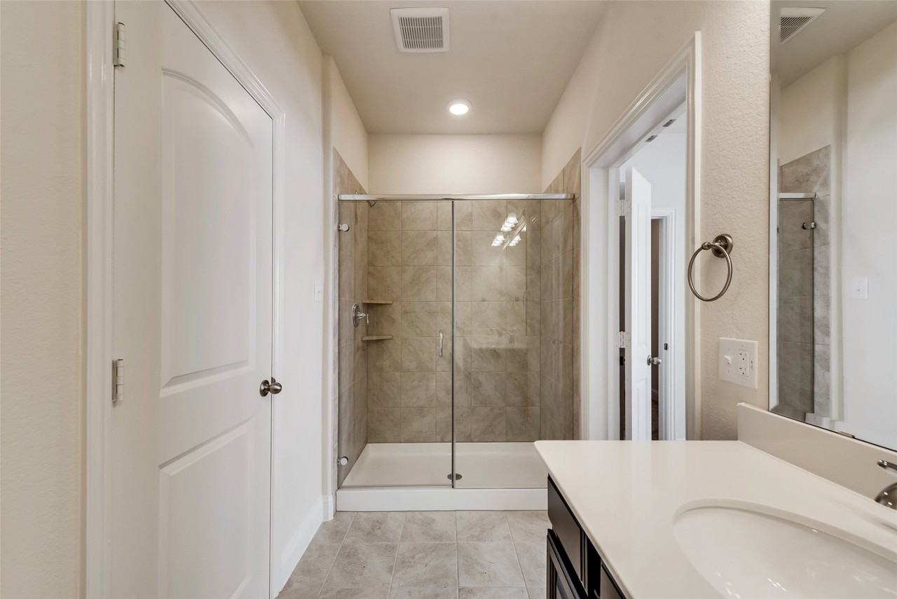 4413 Benton Ln - Photo 7 of 19