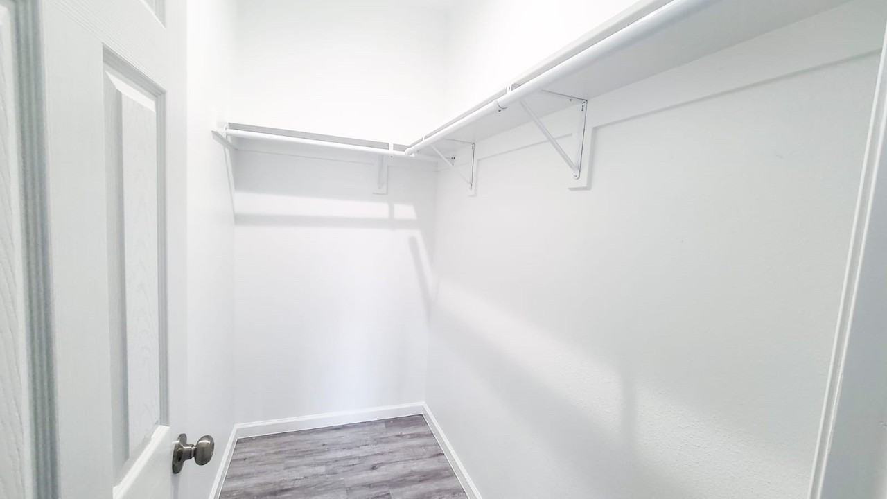 4105 Stuart St - Photo 7 of 25