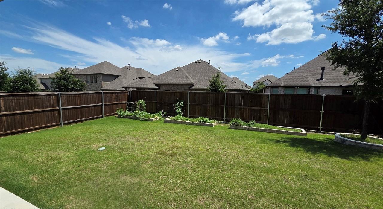 1629 White Snowberry Ln - Photo 2 of 30
