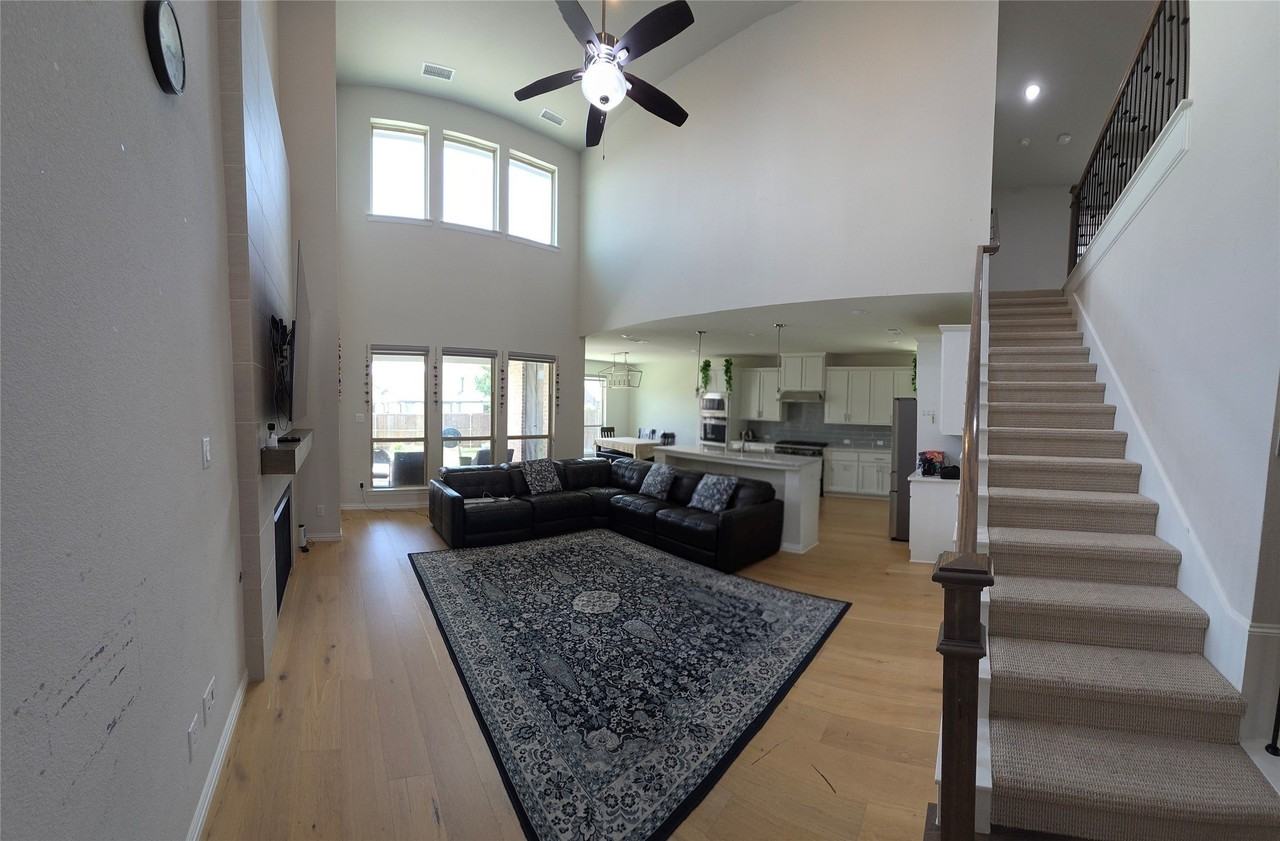 1629 White Snowberry Ln - Photo 5 of 30