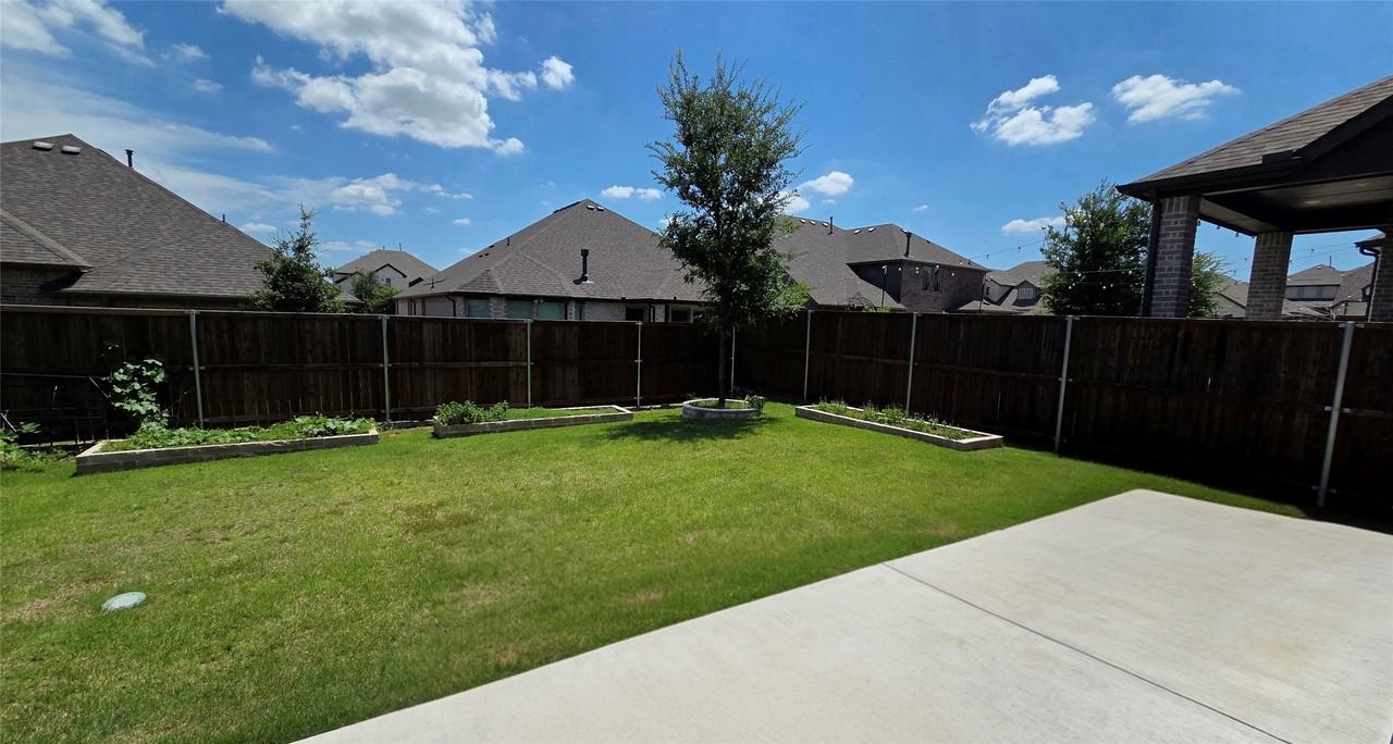 1629 White Snowberry Ln - Photo 6 of 30