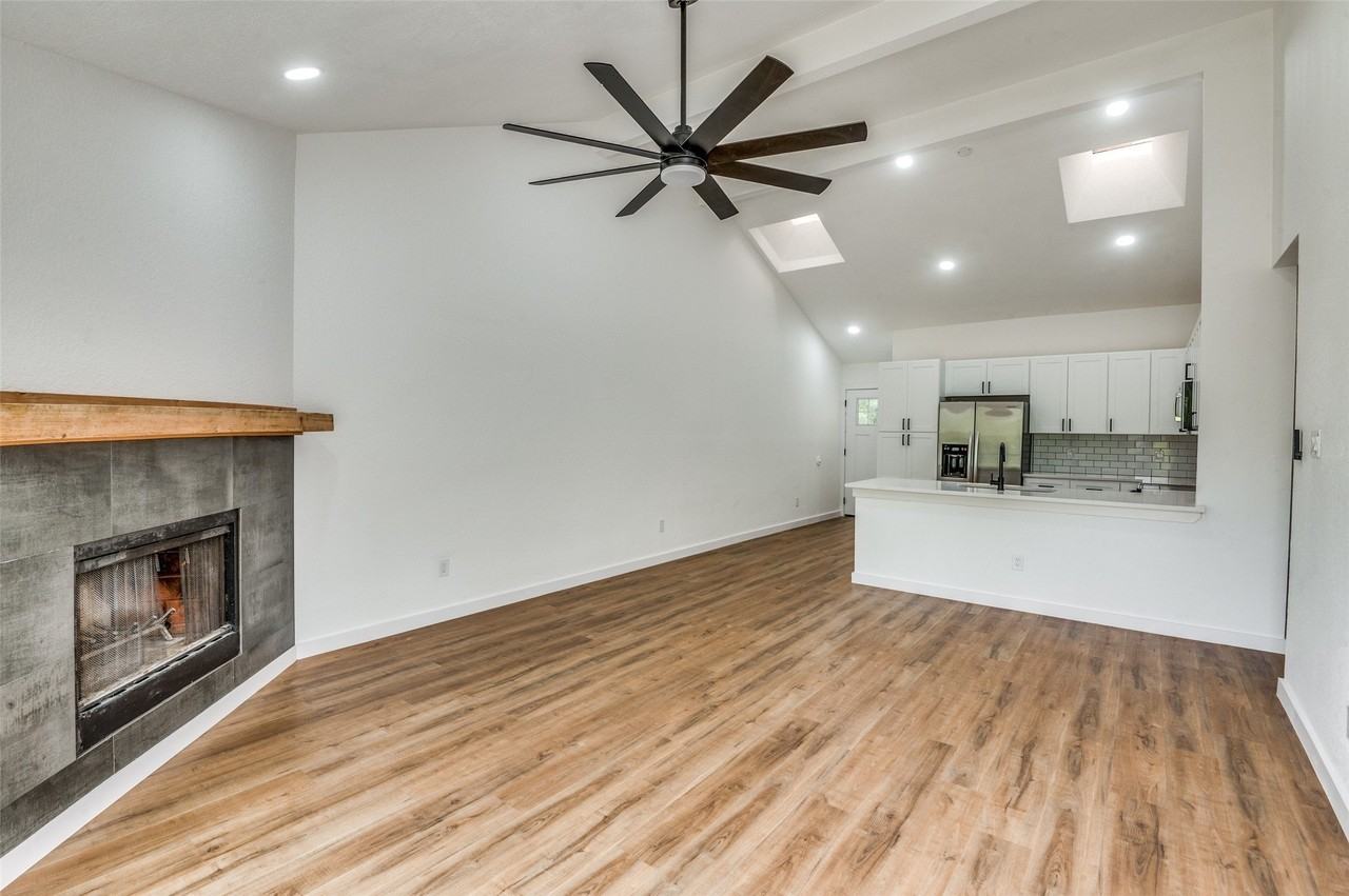 1108 Highpoint Rd - Photo 4 of 13