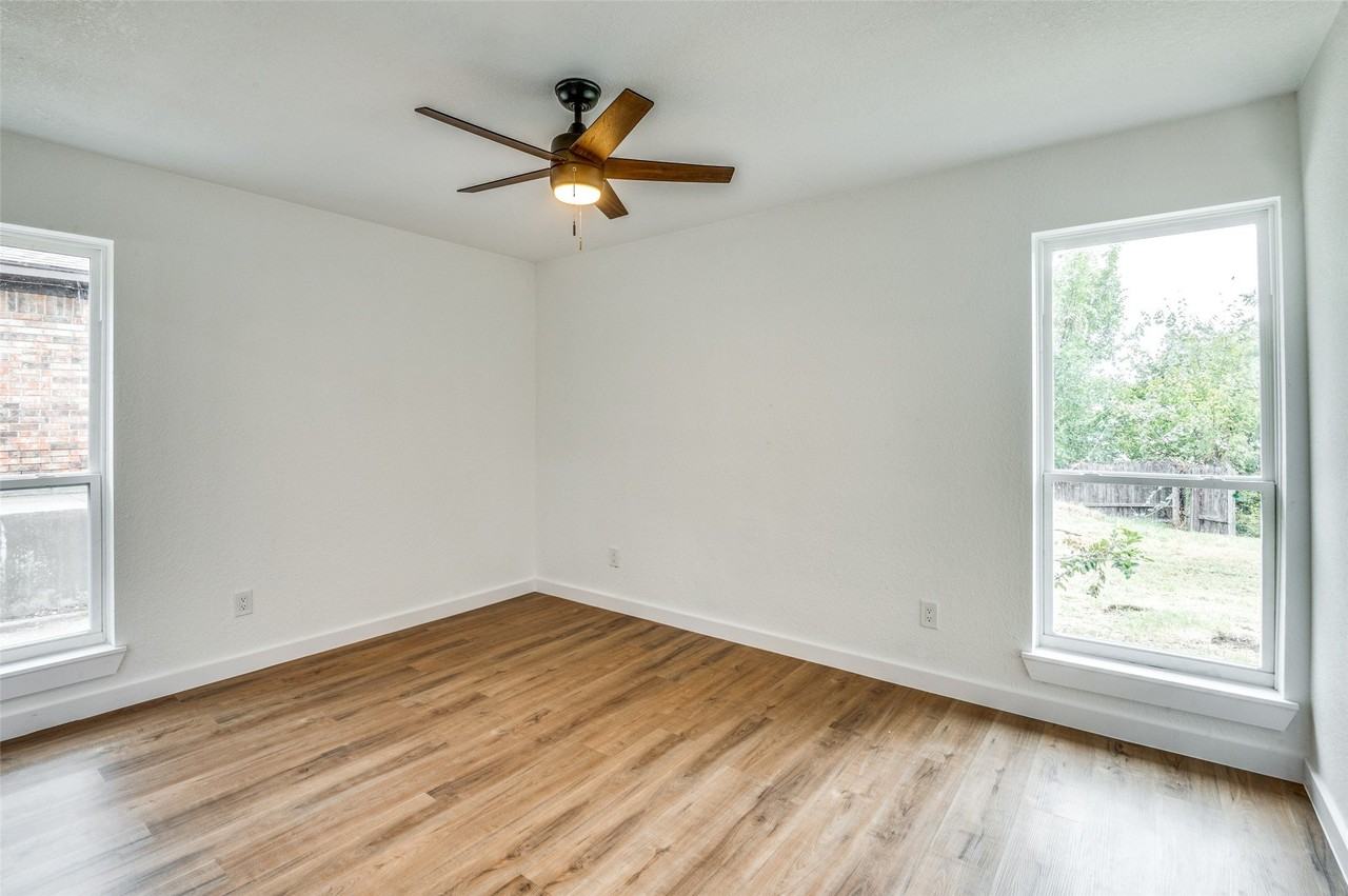 1108 Highpoint Rd - Photo 7 of 13