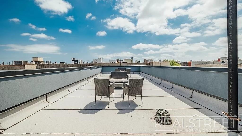 1526 Park Pl #2A - Photo 2 of 16