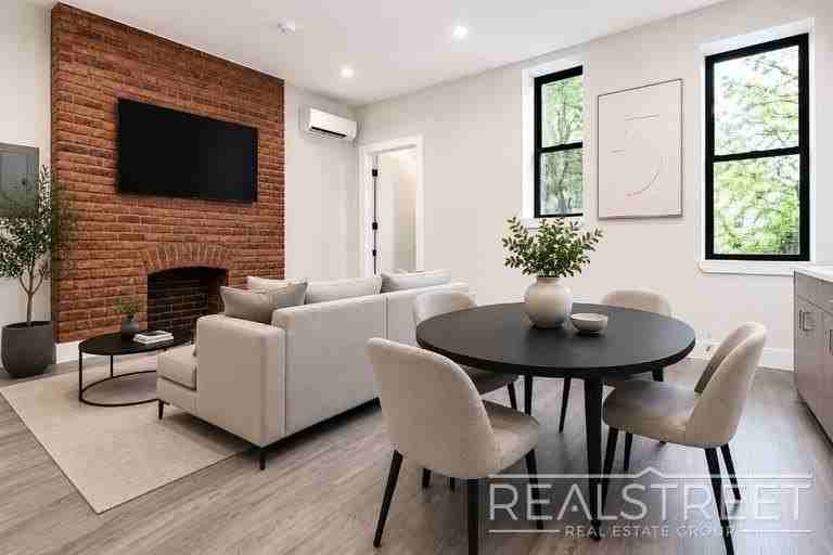 697 Dekalb Ave #1R - Photo 2 of 7