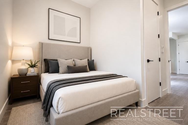697 Dekalb Ave #1R - Photo 3 of 7
