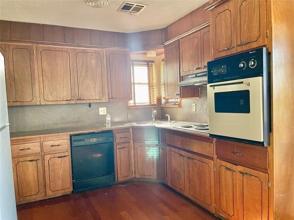 1216 C St - Photo 4 of 7