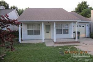 featured image of 3428 Riverside Dr