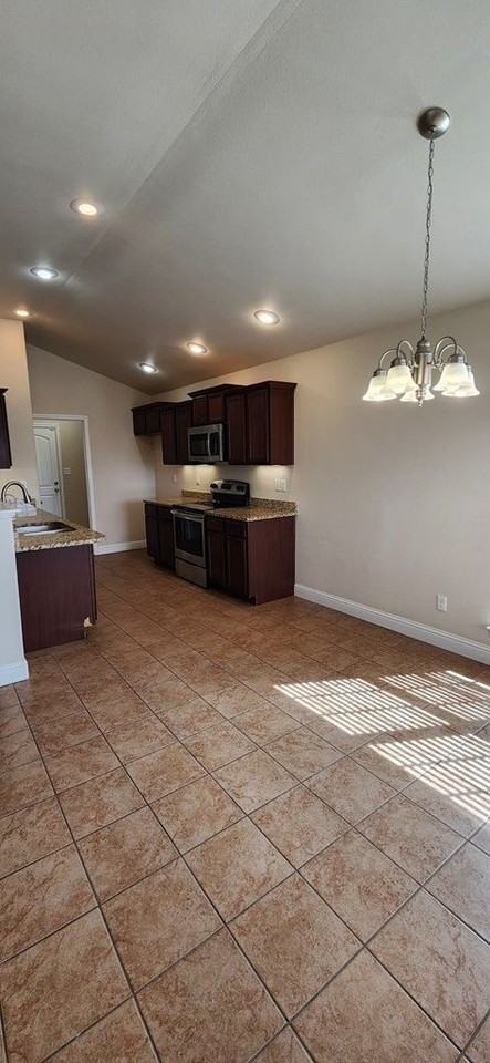 907 Candlestick Dr - Photo 5 of 29