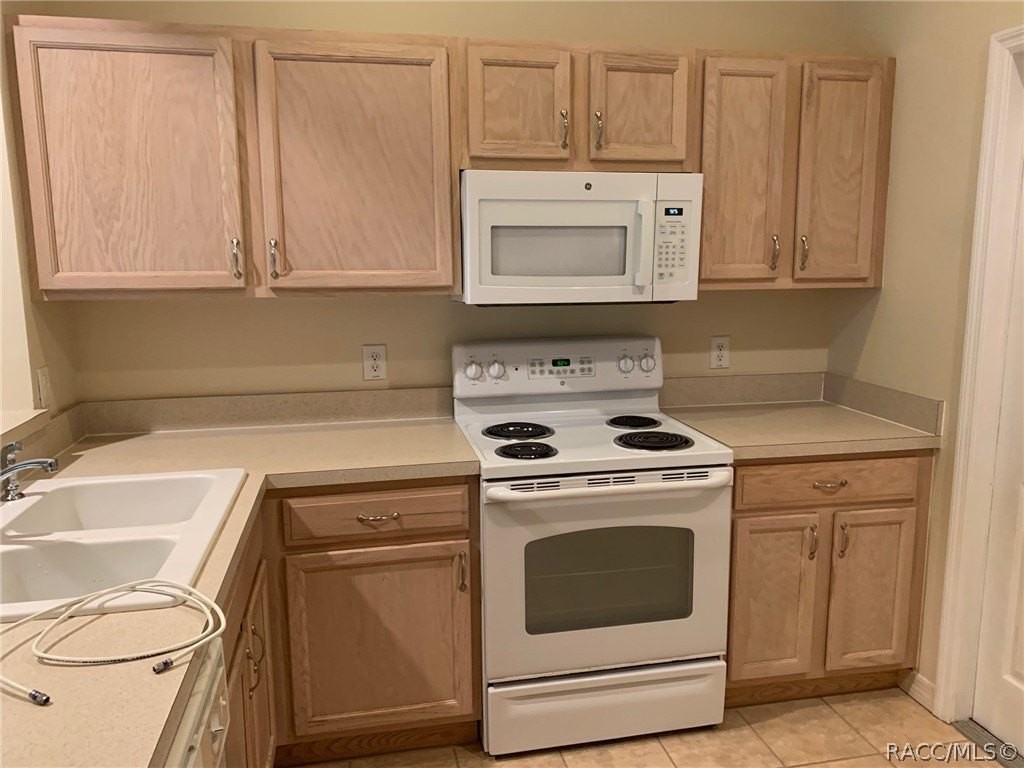 1600 W Spring Meadow Loop - Photo 7 of 15