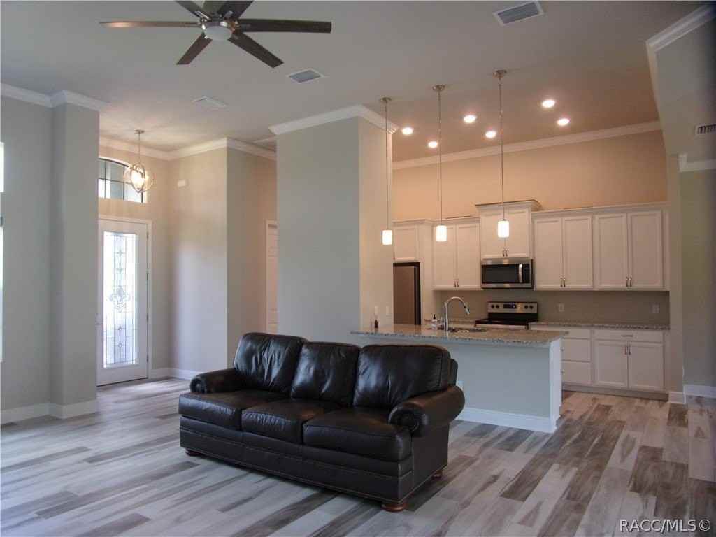 248 E Cumberland Ct - Photo 2 of 42