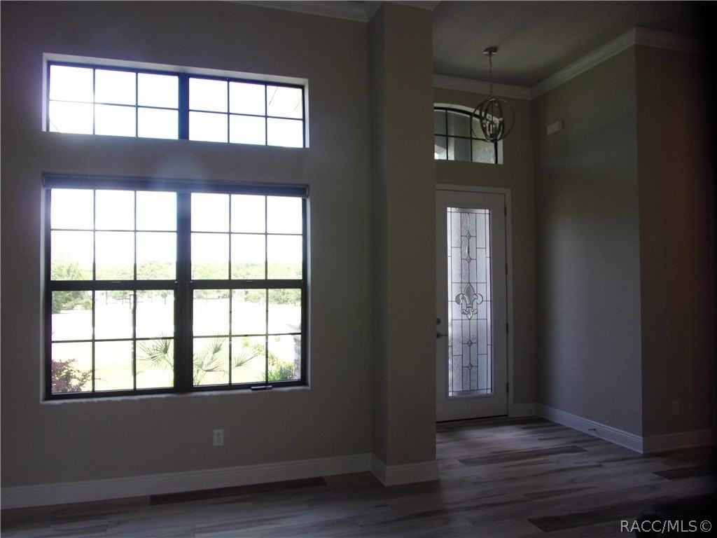 248 E Cumberland Ct - Photo 5 of 42