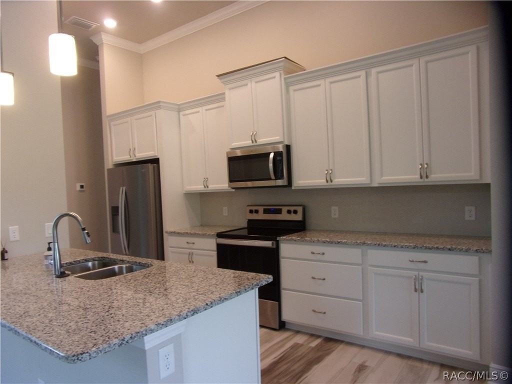 248 E Cumberland Ct - Photo 7 of 42