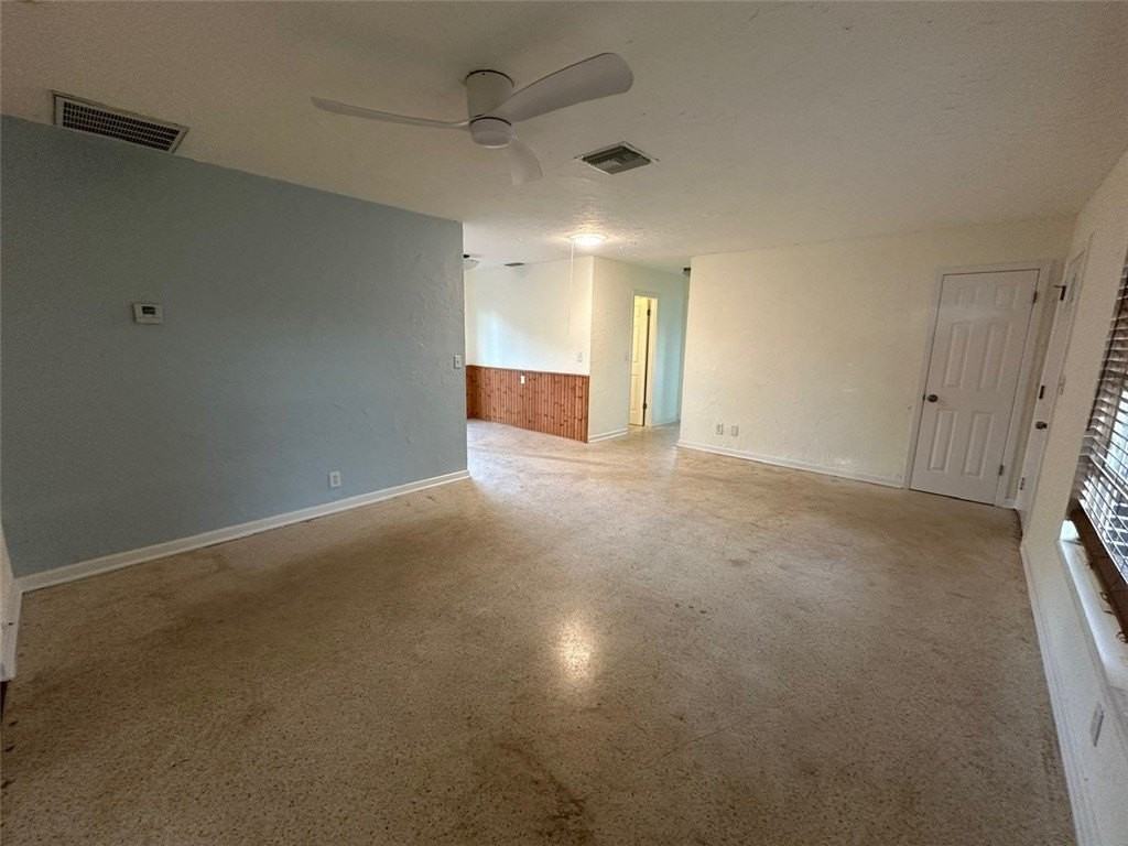 1702 7th St - Photo 3 of 13