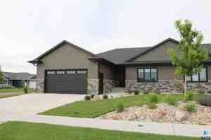 featured image of 2701 W Oak Hill Dr #RENT