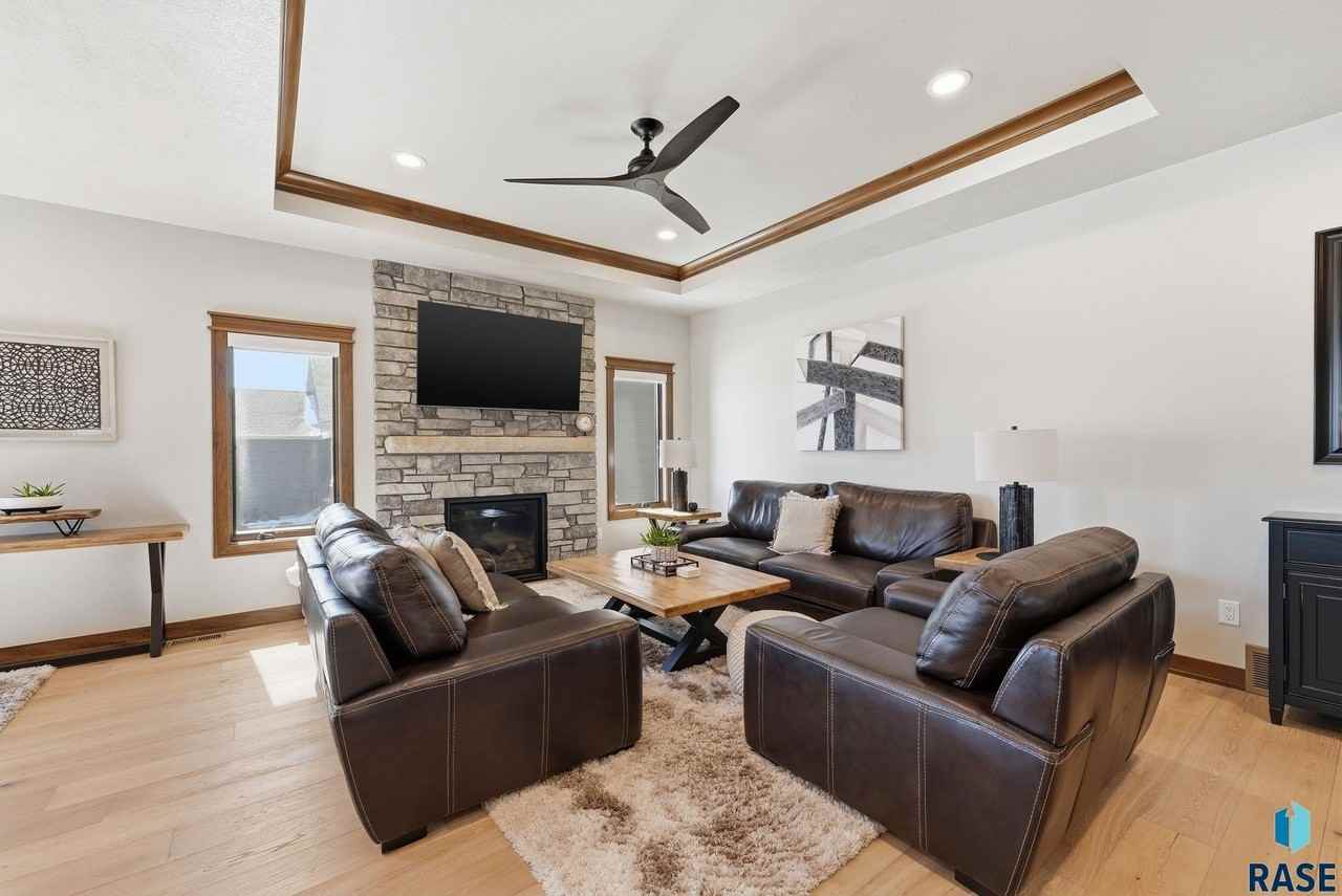 2701 W Oak Hill Dr #RENT - Photo 3 of 35