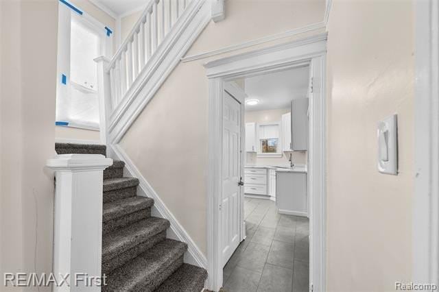 556 Leicester Ct - Photo 4 of 31