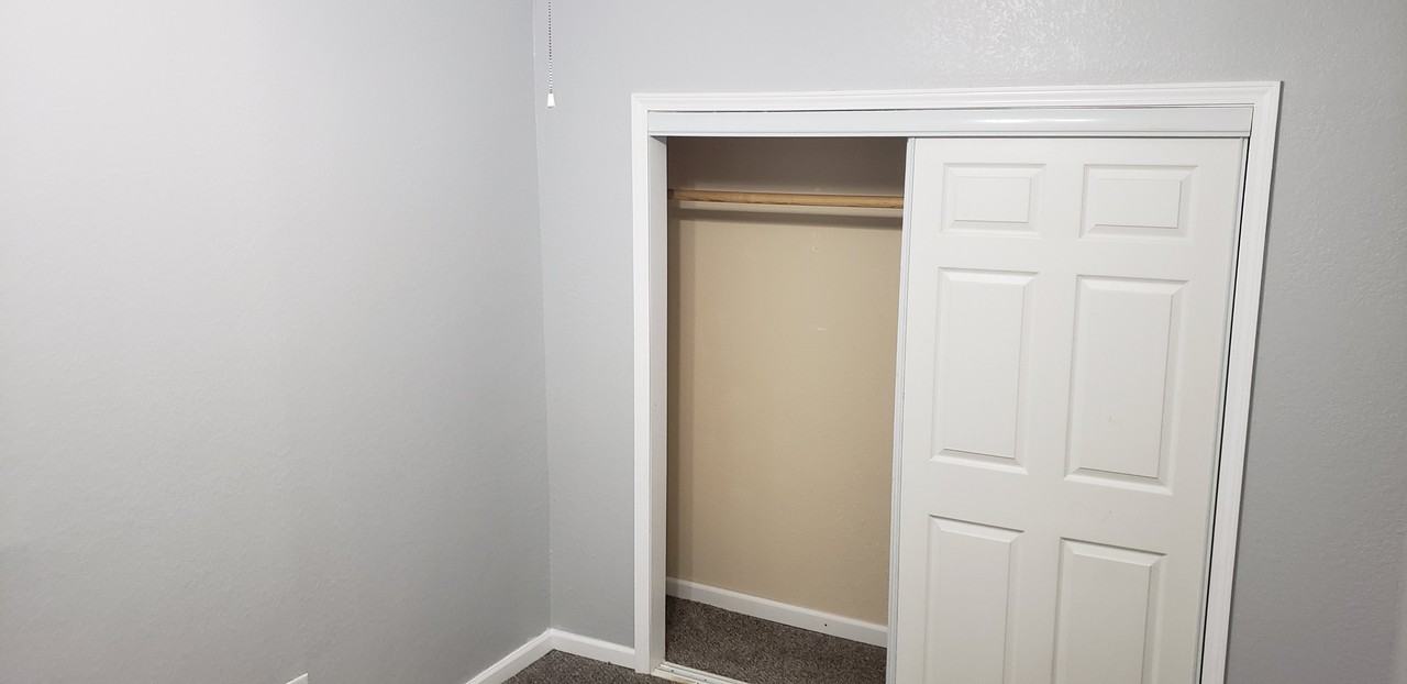317 S Atchison St - Photo 6 of 14