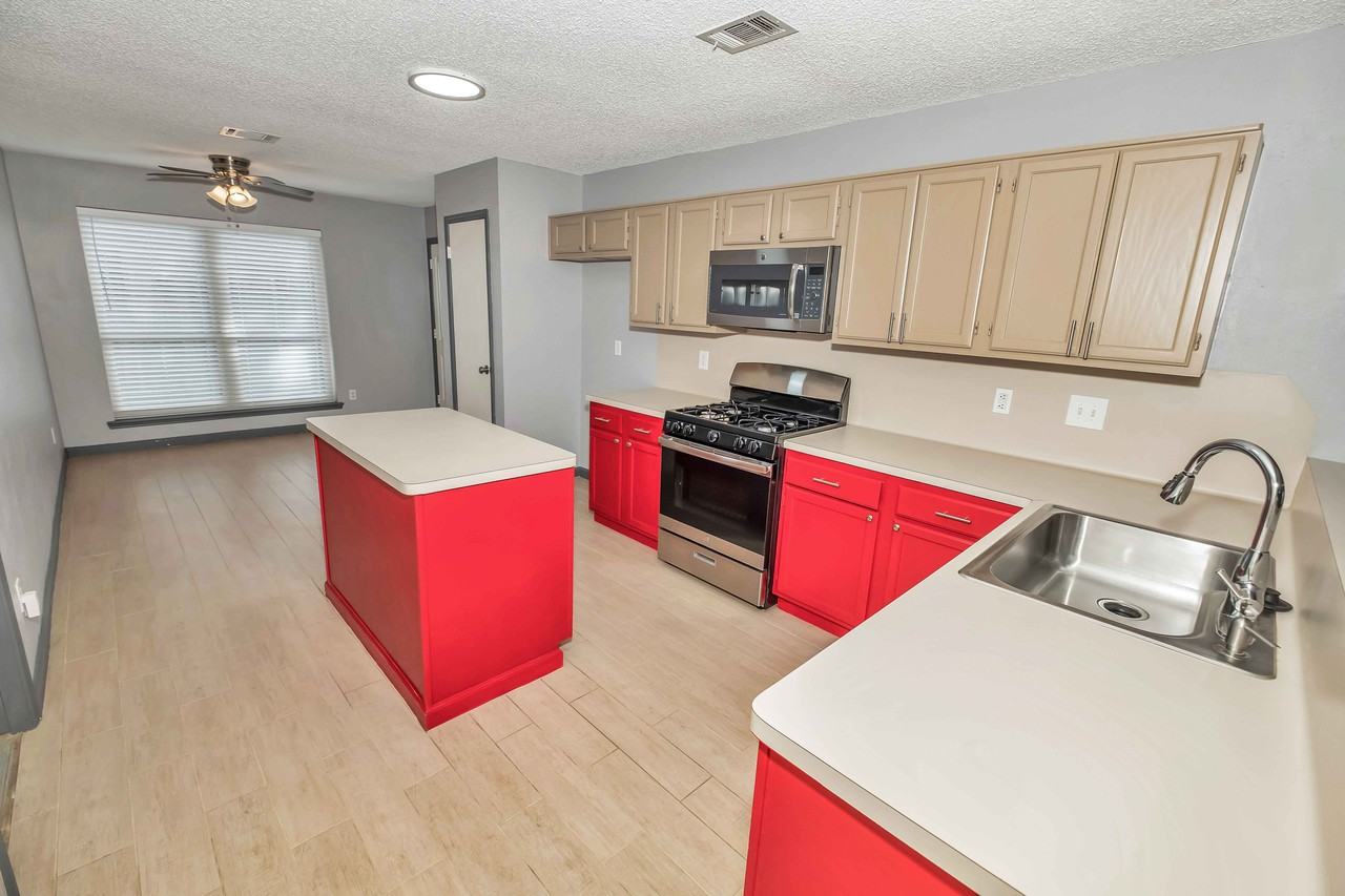 5216 Spring Branch Dr - Photo 3 of 11