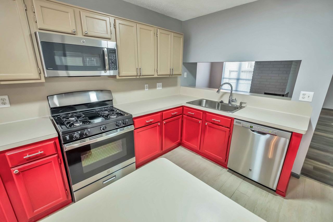 5216 Spring Branch Dr - Photo 4 of 11