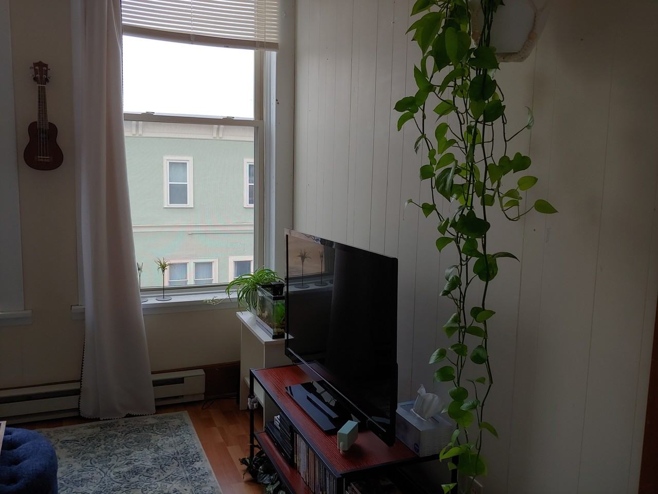 400 Main St E #4 - Photo 7 of 10