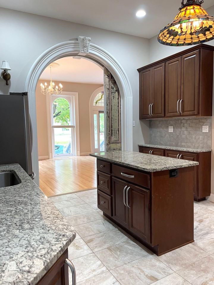 245 Georgia St - Photo 6 of 15