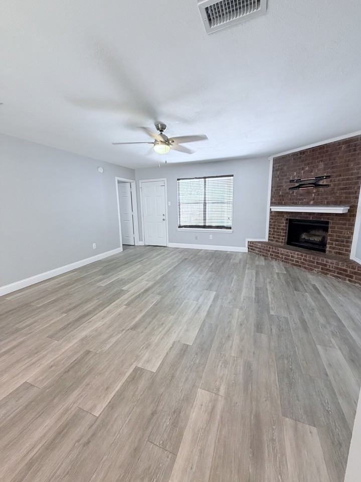 1817 Corpus Ave - Photo 3 of 16