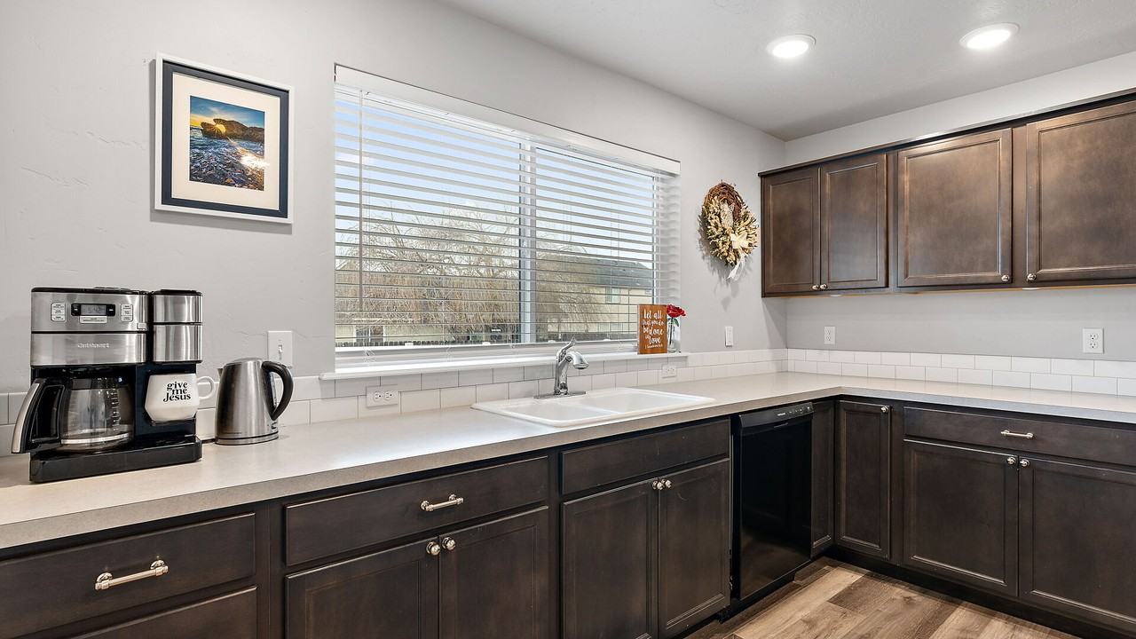 1077 N Bowknot Lake Ave - Photo 7 of 25