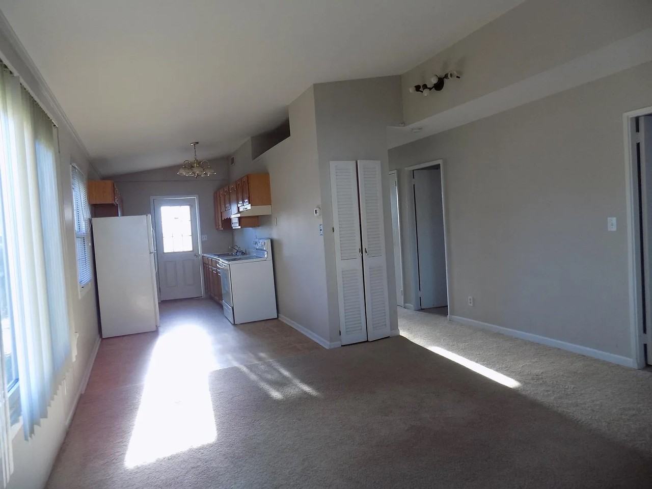 1425 Evans Ave - Photo 2 of 11