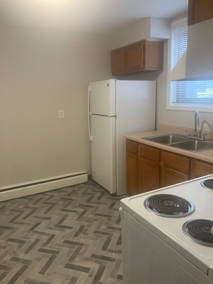 101 Riverdale Dr #D2 - Photo 6 of 12