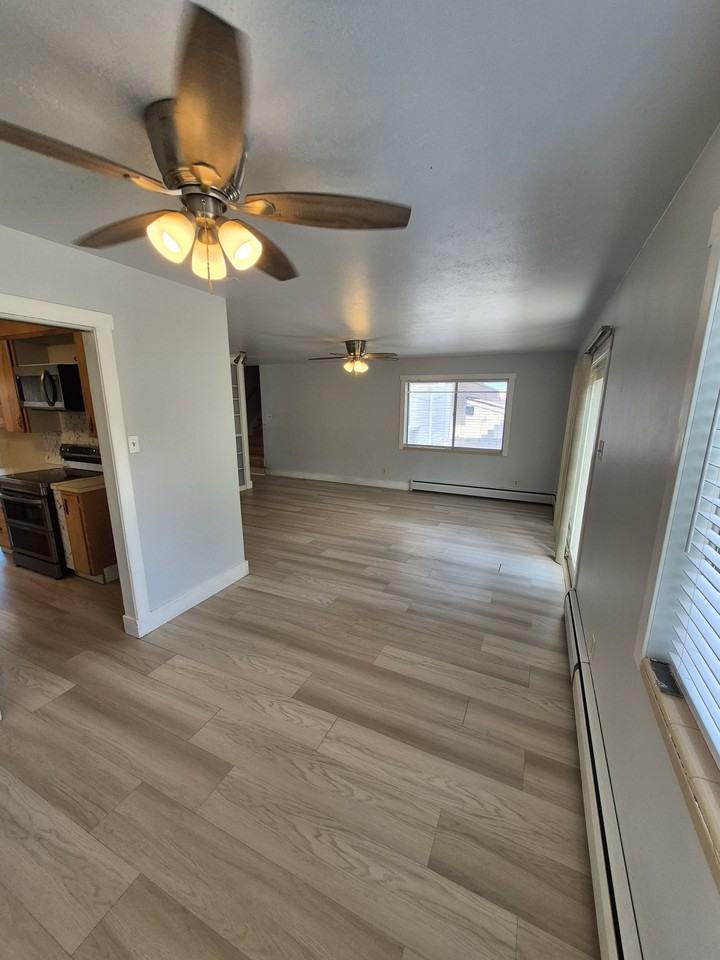 1318 Virginia St - Photo 5 of 34