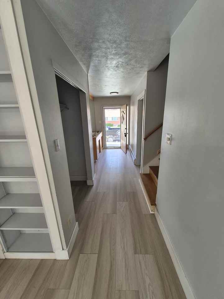 1318 Virginia St - Photo 6 of 34