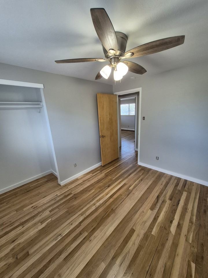 1318 Virginia St - Photo 7 of 34