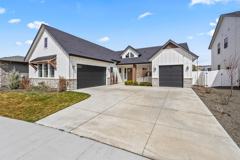 7820 W Cardinal Dr - Photo 1 of 1