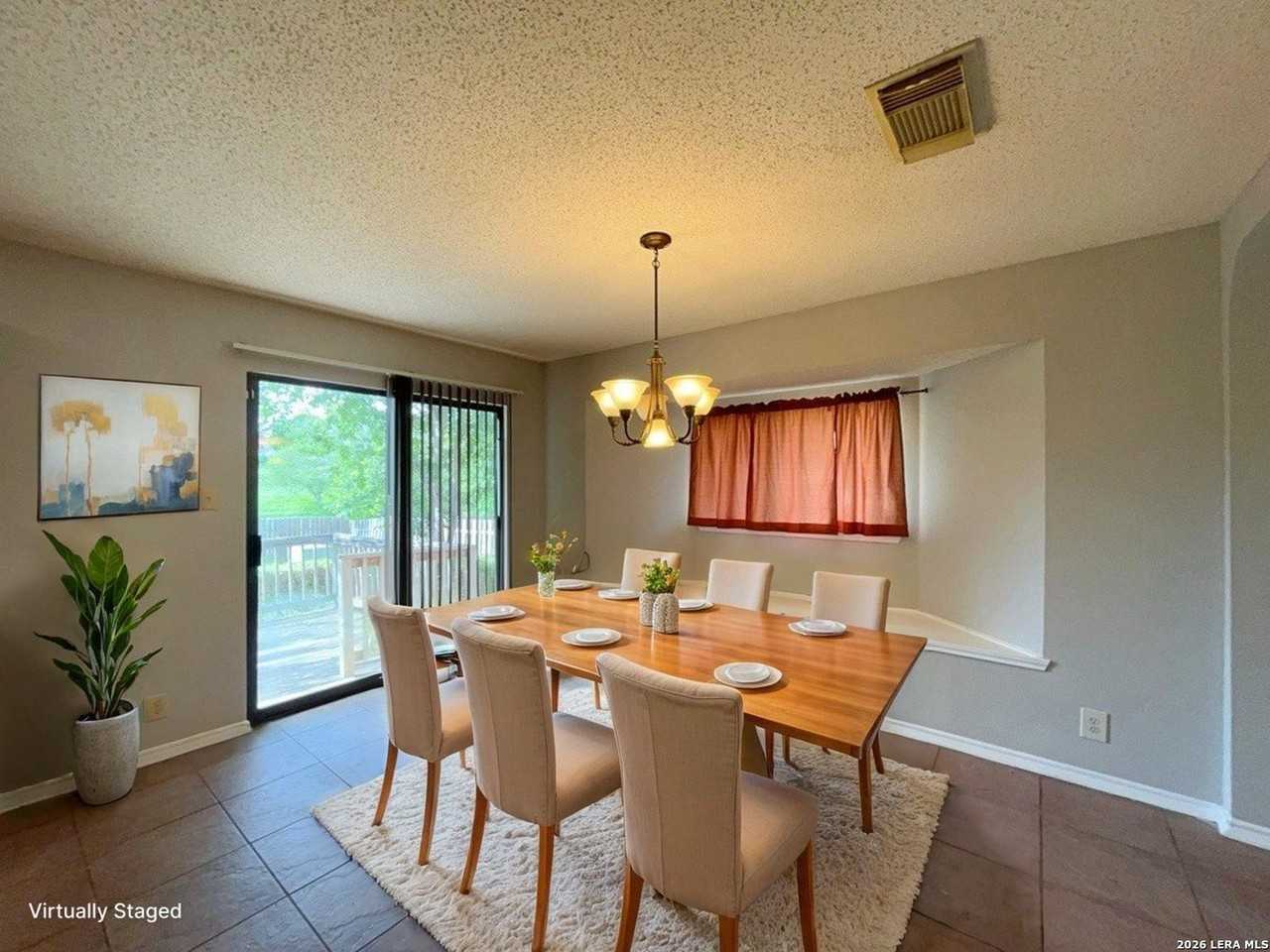 7322 Raintree Frst - Photo 4 of 40
