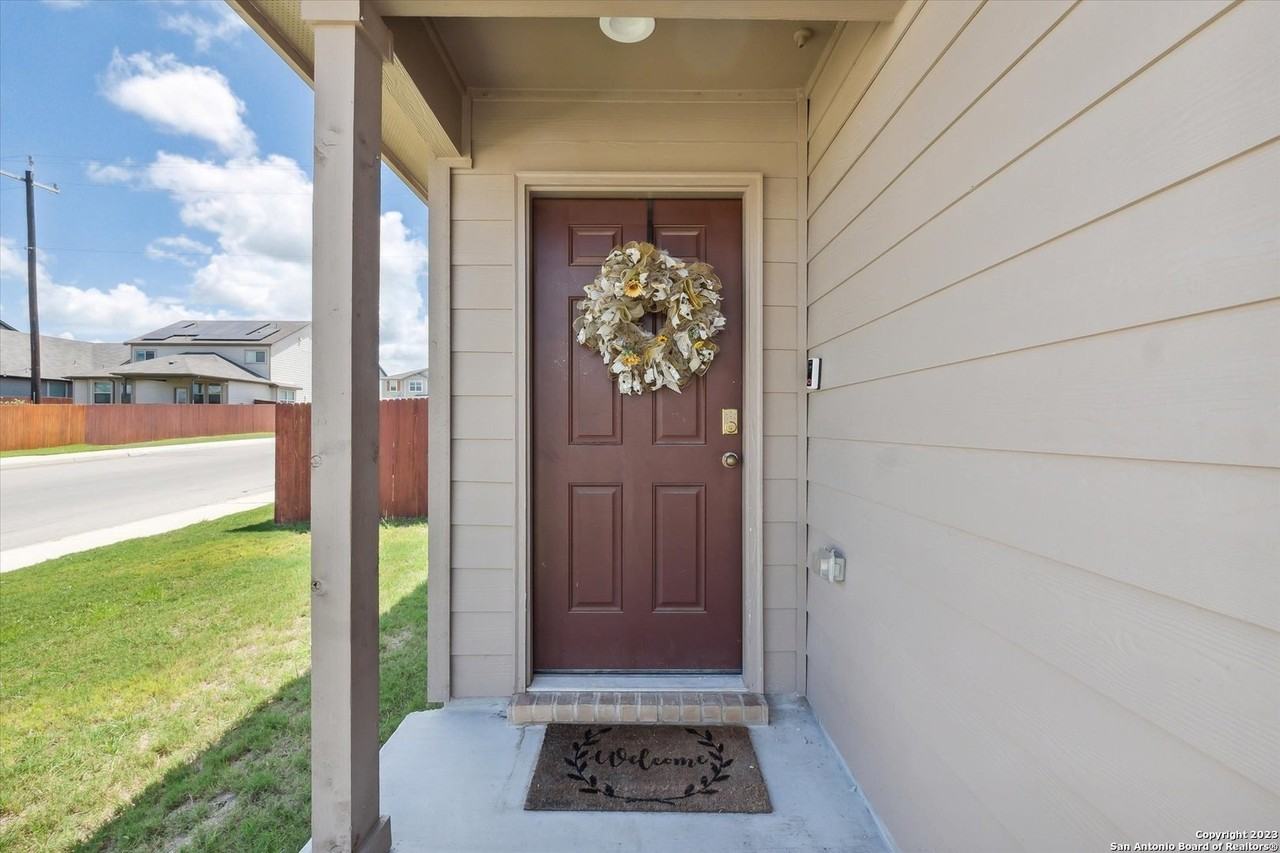 4522 Heathers Cross - Photo 5 of 41