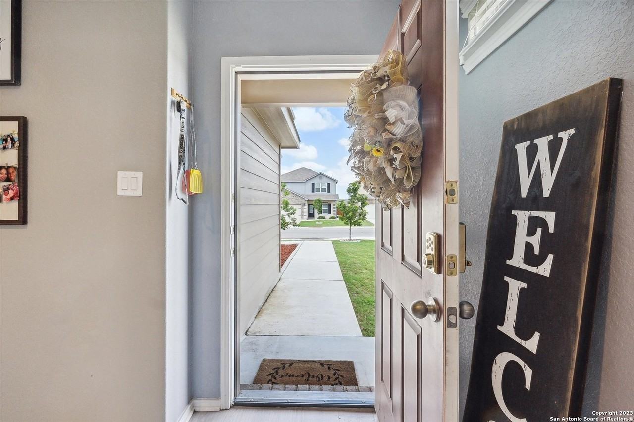 4522 Heathers Cross - Photo 6 of 41