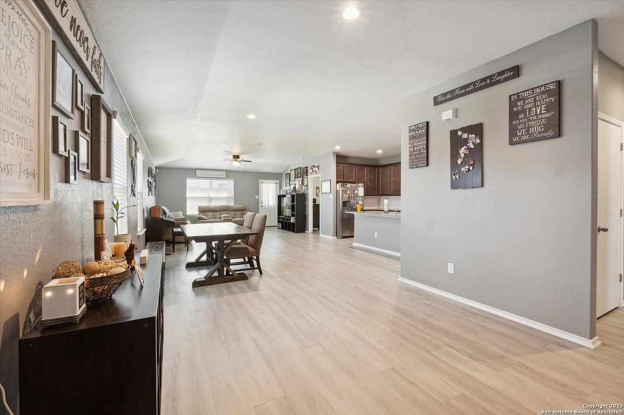 4522 Heathers Cross - Photo 7 of 41