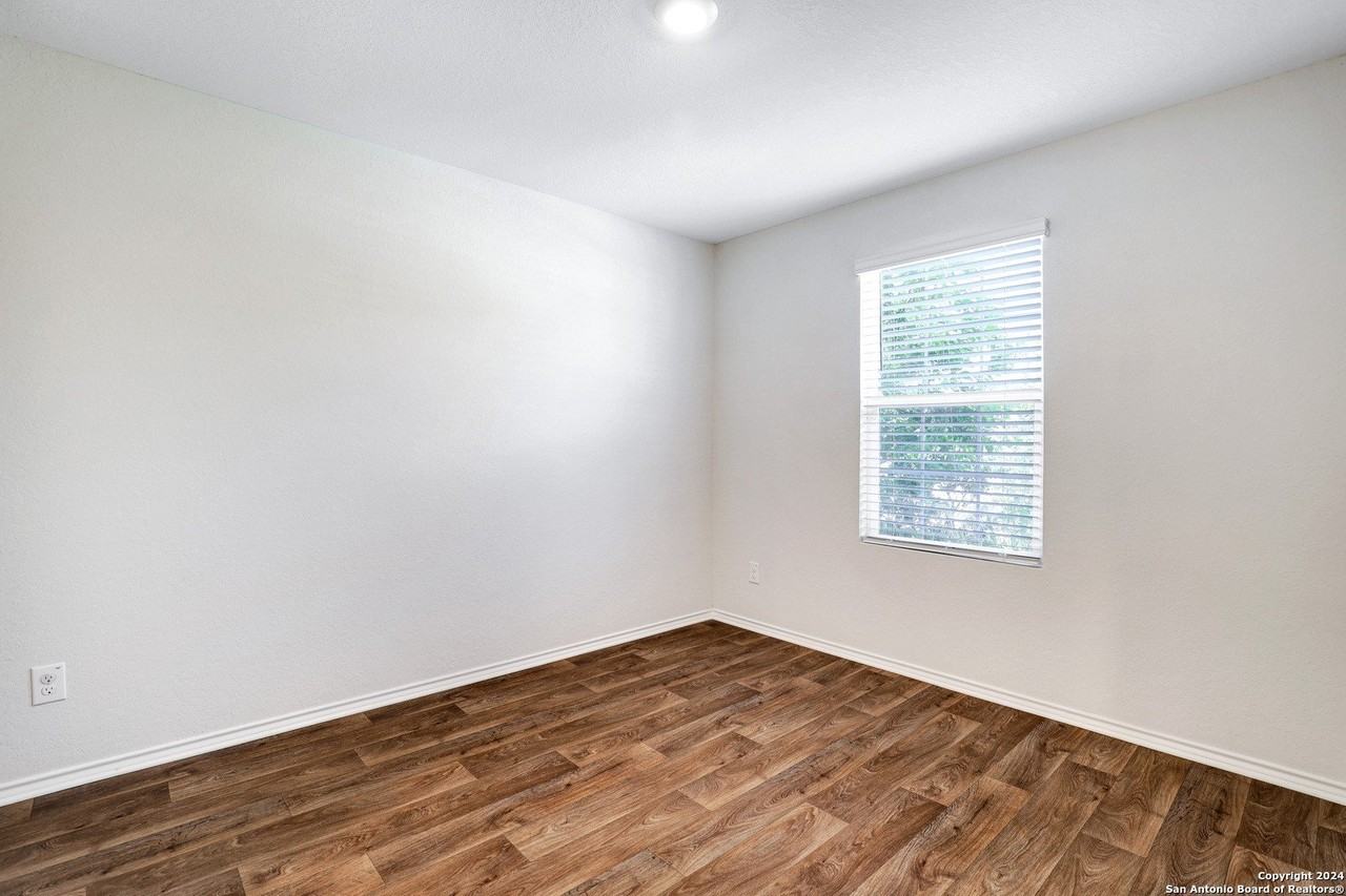 2850 Lindenwood Run - Photo 5 of 31